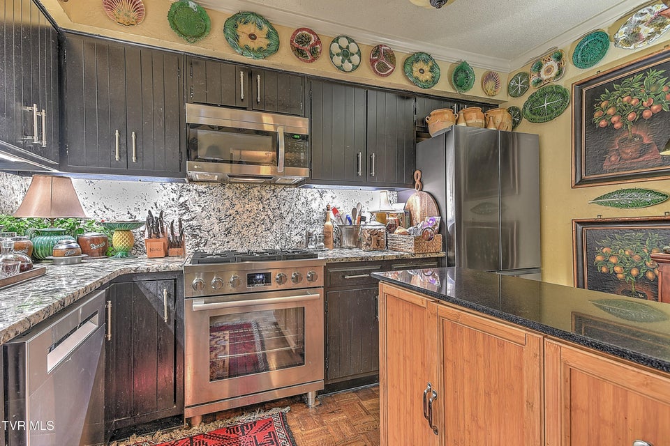 Photo #20: 58 Whitehall 