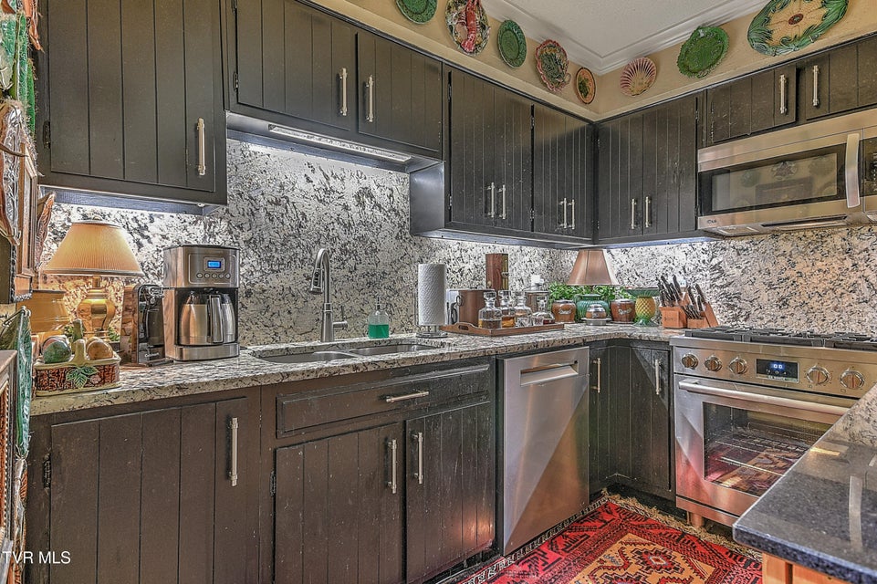 Photo #21: 58 Whitehall 