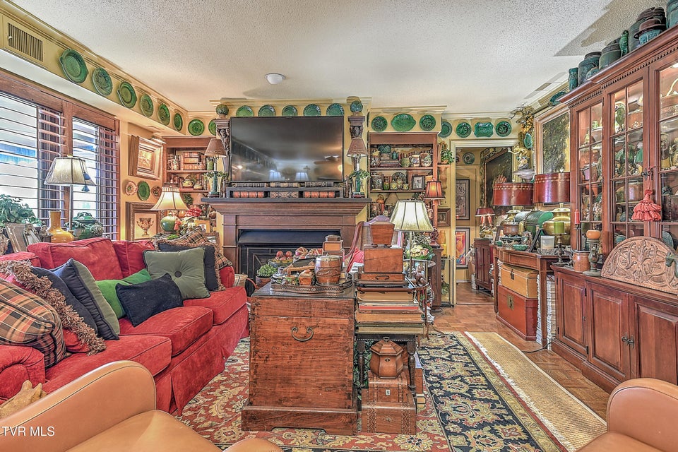 Photo #26: 58 Whitehall 