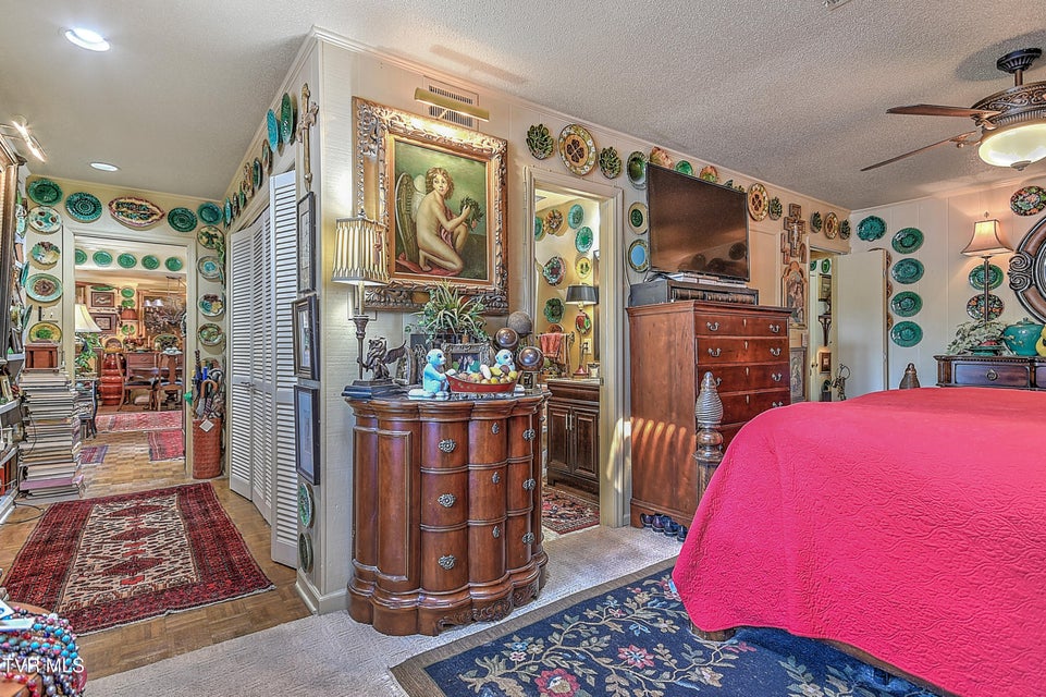 Photo #34: 58 Whitehall 