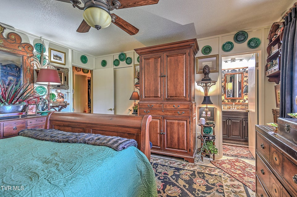 Photo #38: 58 Whitehall 