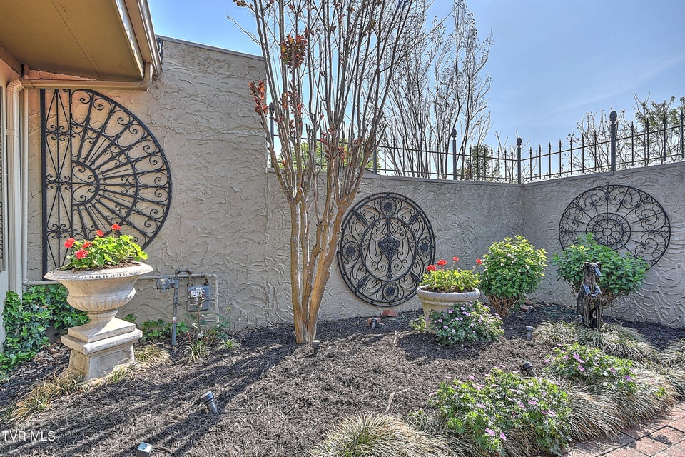 Photo #49: 58 Whitehall 