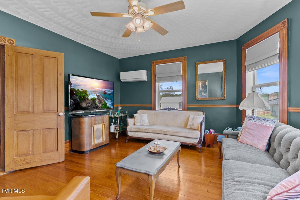 Photo #5: 210 Evergreen Street