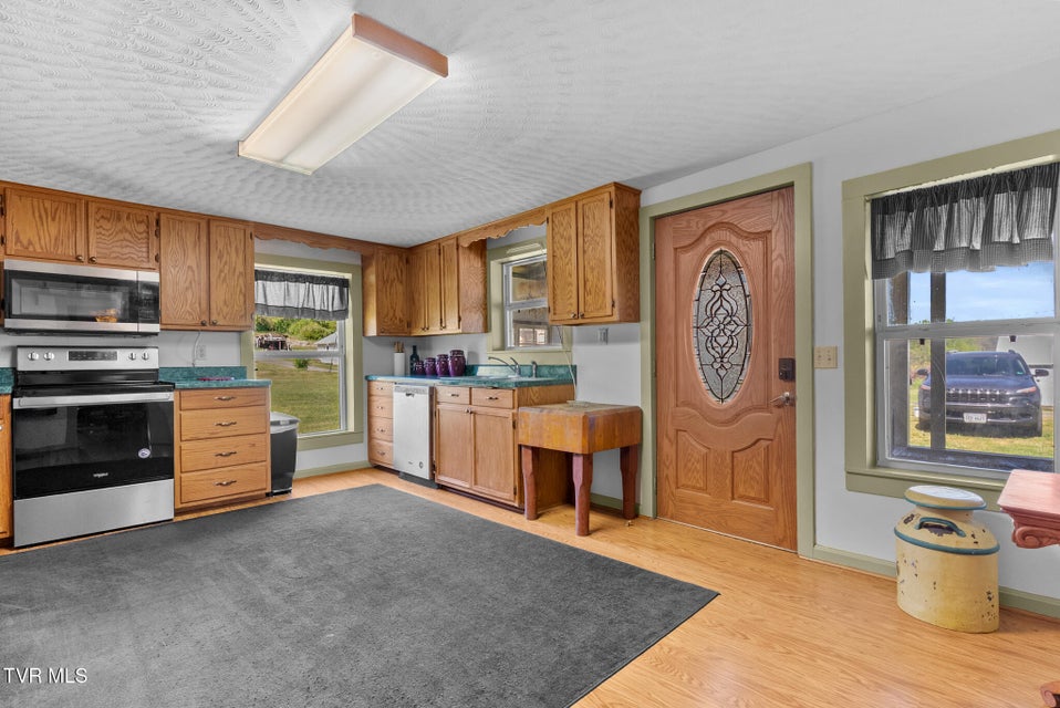 Photo #8: 210 Evergreen Street