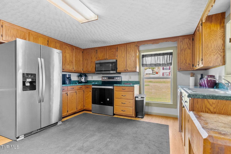 Photo #9: 210 Evergreen Street