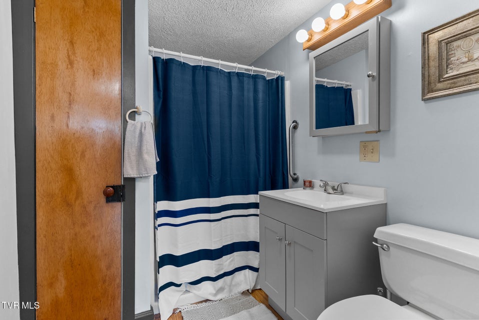 Photo #10: 210 Evergreen Street