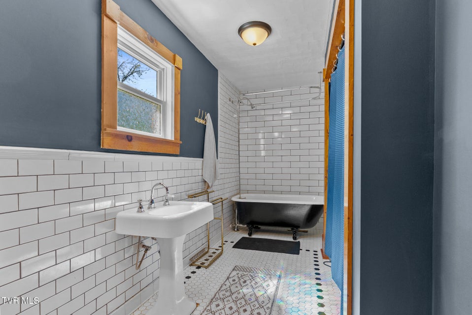 Photo #15: 210 Evergreen Street