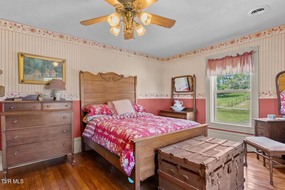 Photo #24: 210 Evergreen Street