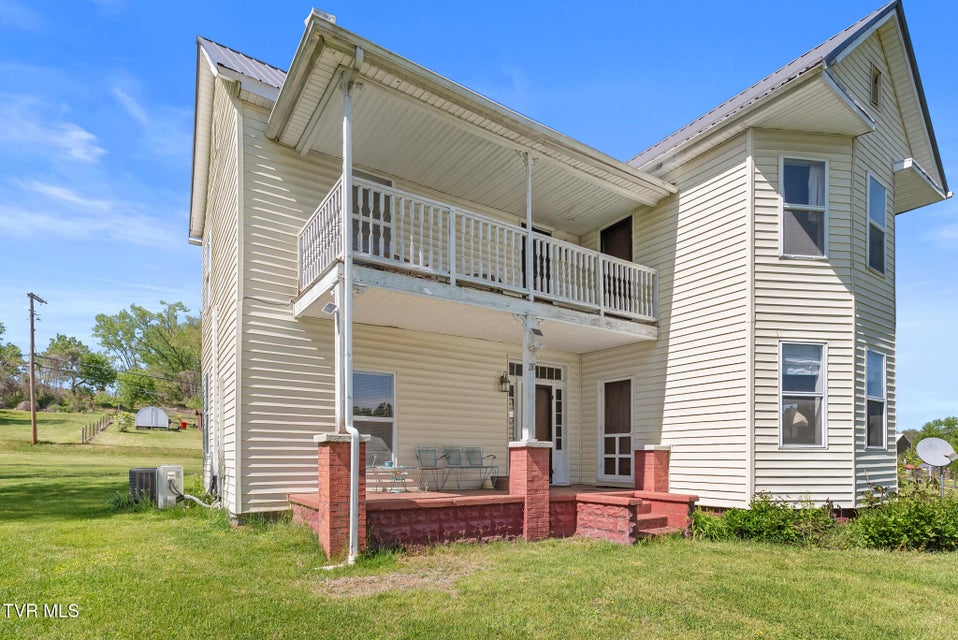 Photo #26: 210 Evergreen Street