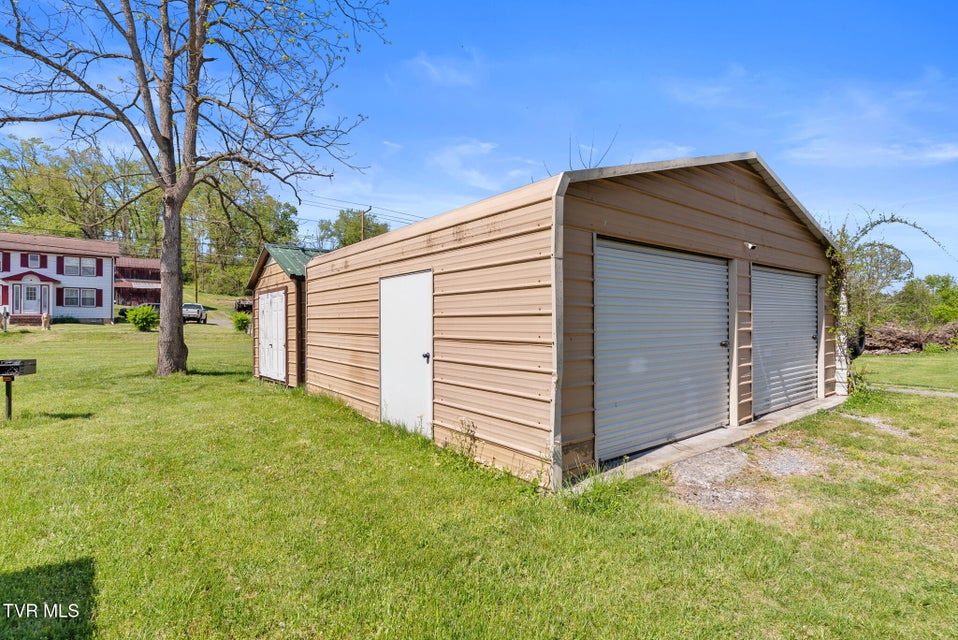 Photo #31: 210 Evergreen Street