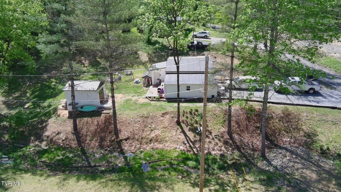 Photo #14: 329 Hillcrest Street