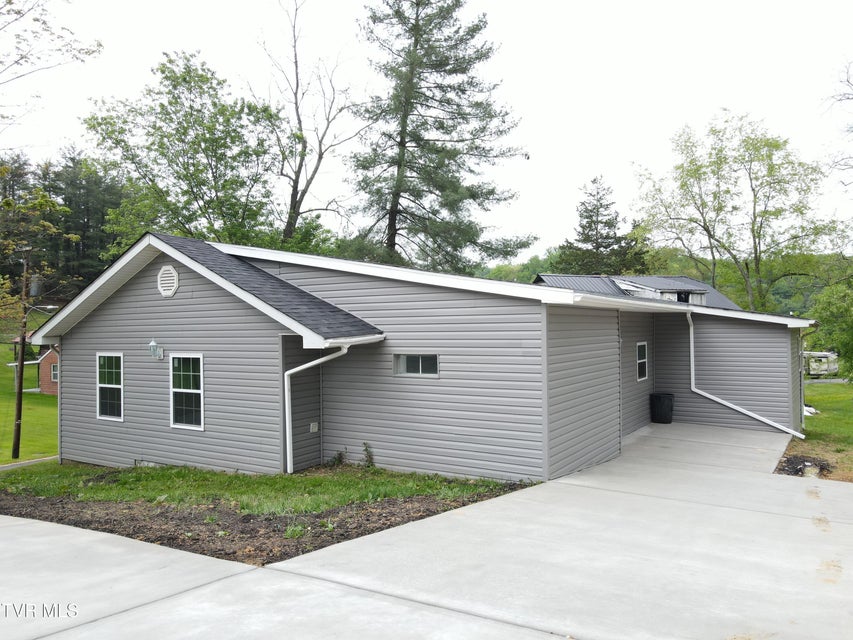 Photo #4: 265 Market Street