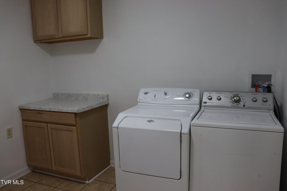 Photo #20: 265 Market Street