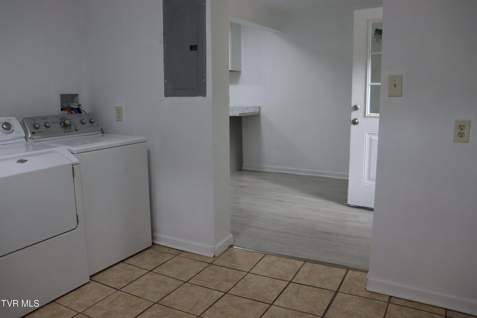 Photo #18: 265 Market Street