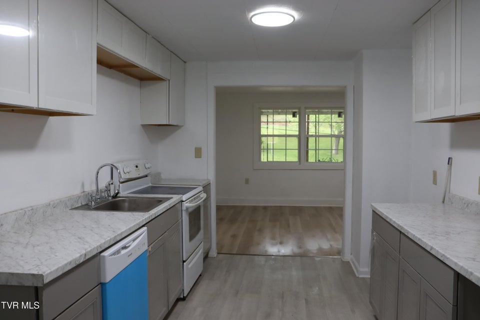 Photo #15: 265 Market Street