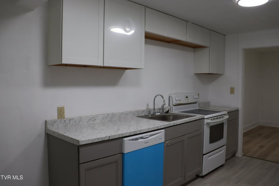 Photo #14: 265 Market Street