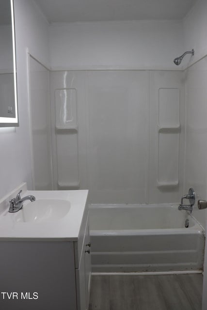 Photo #33: 265 Market Street