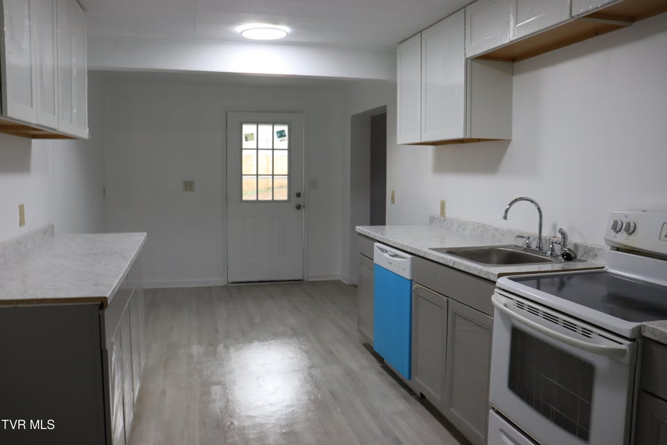 Photo #13: 265 Market Street