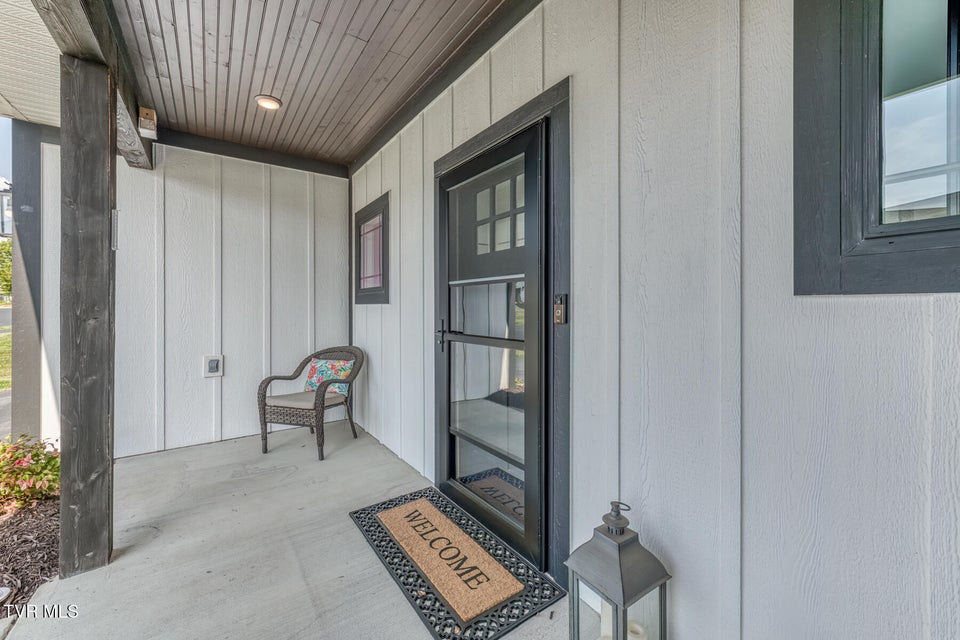 Photo #5: 818 Guaranda Drive