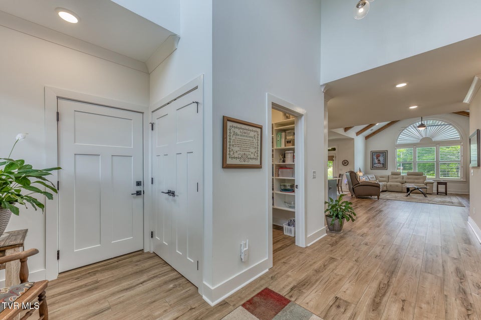 Photo #8: 818 Guaranda Drive