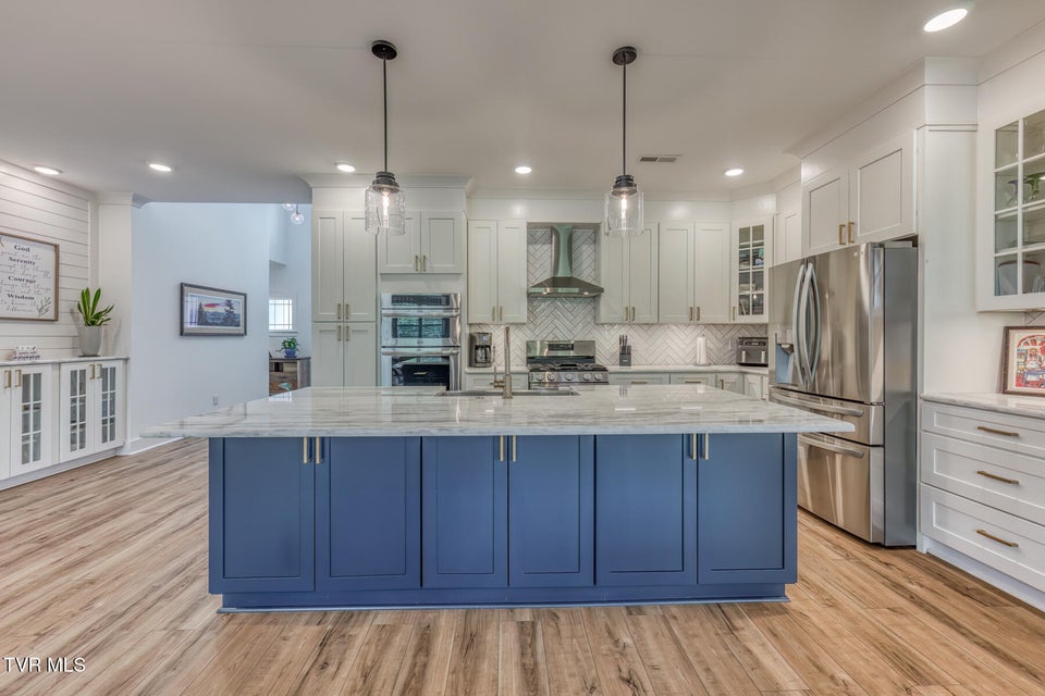 Photo #16: 818 Guaranda Drive