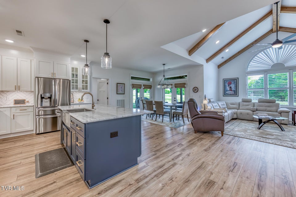 Photo #12: 818 Guaranda Drive