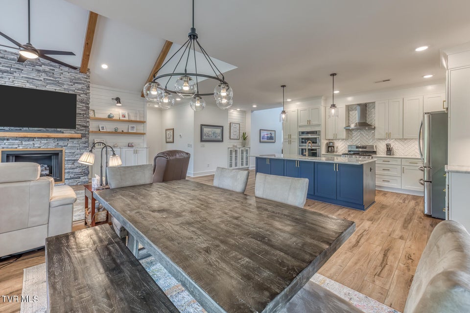 Photo #21: 818 Guaranda Drive