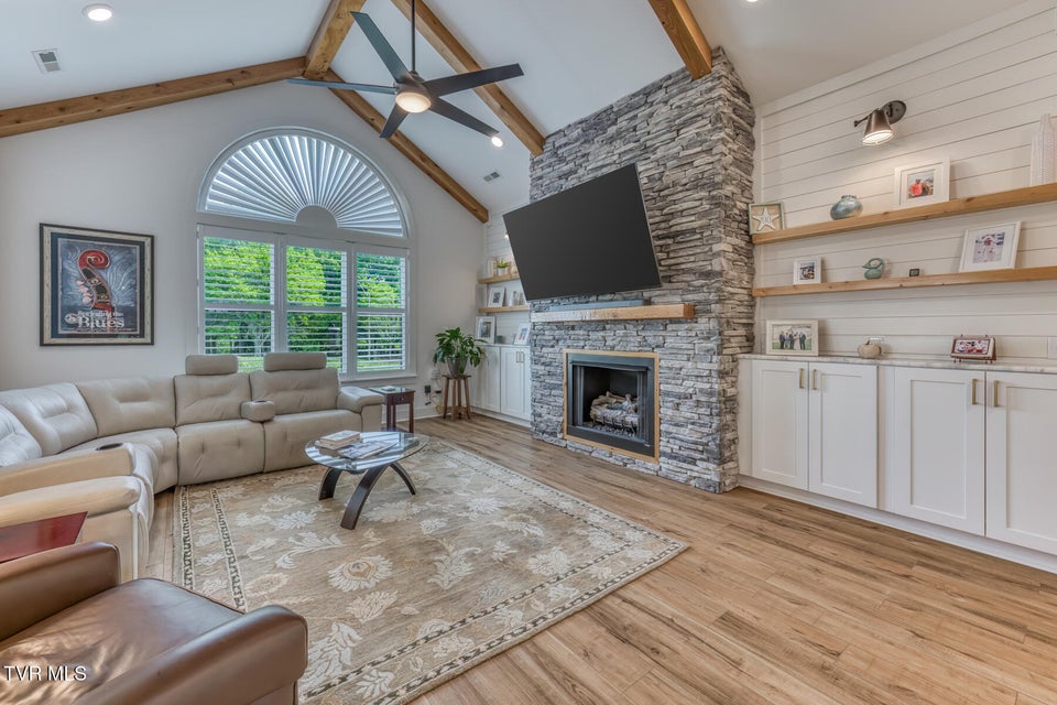 Photo #9: 818 Guaranda Drive