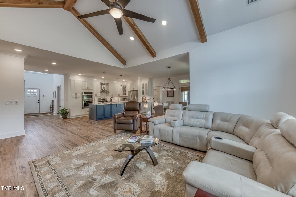 Photo #10: 818 Guaranda Drive