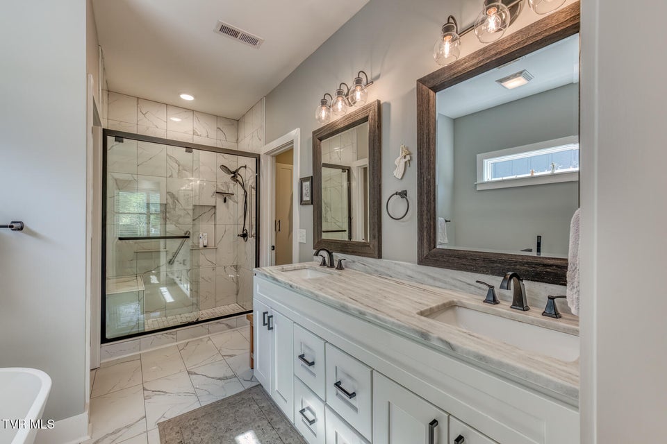 Photo #24: 818 Guaranda Drive