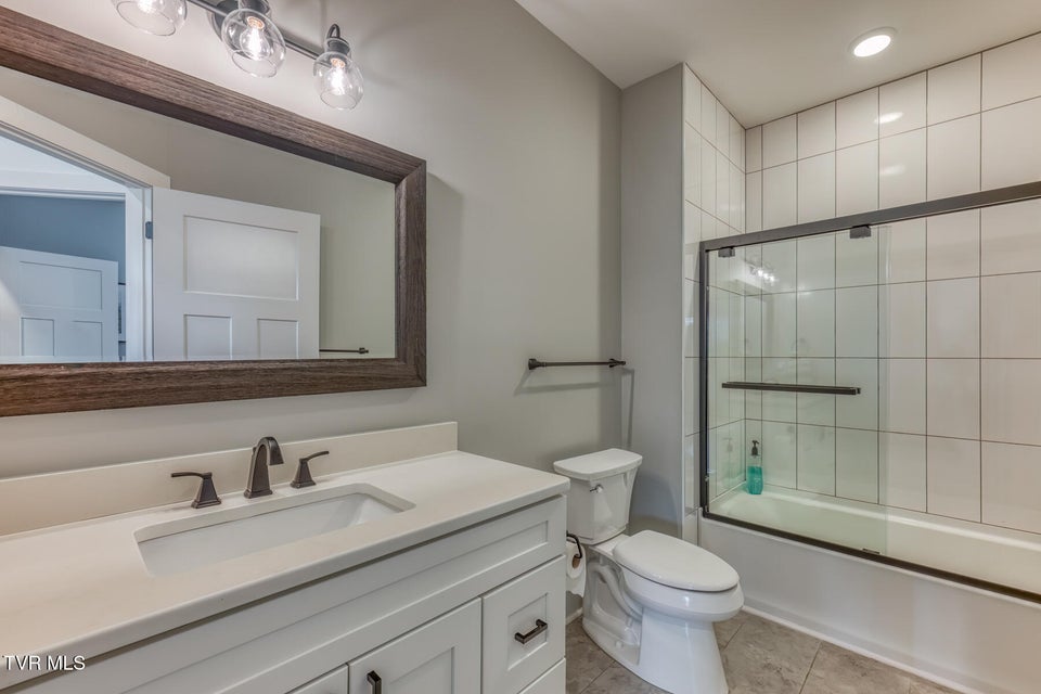 Photo #29: 818 Guaranda Drive