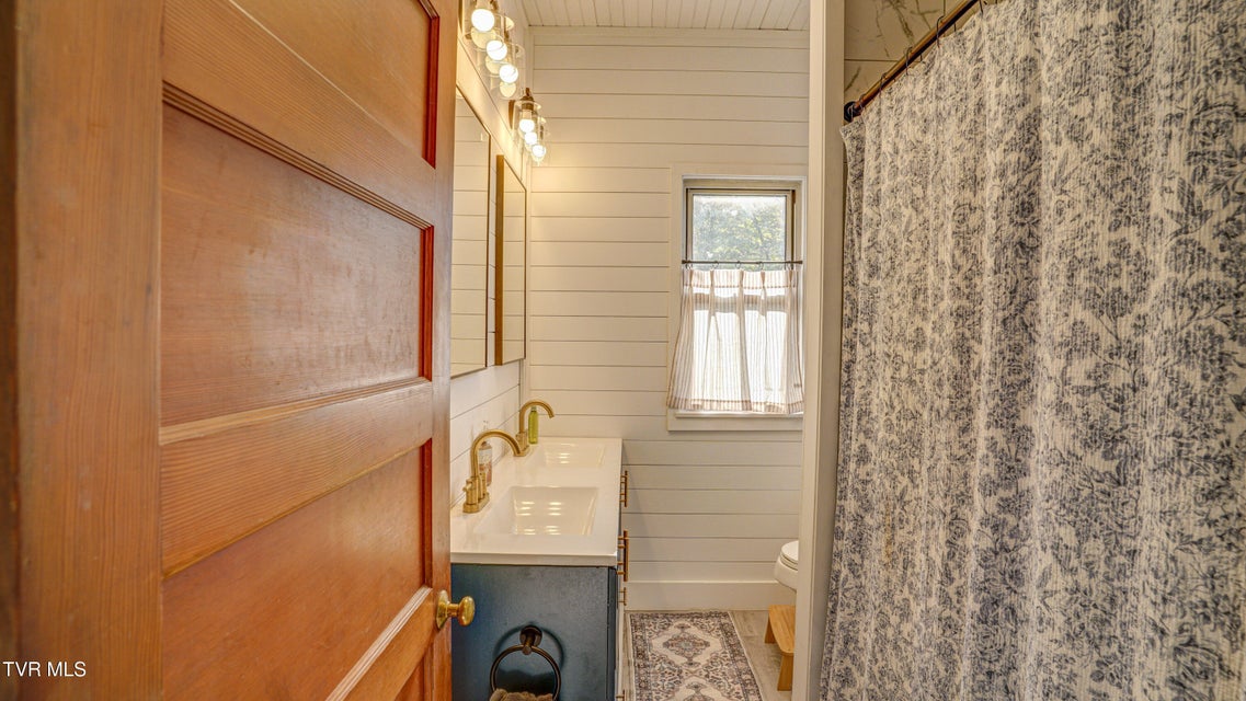 Photo #25: 1595 Old State Route 34 