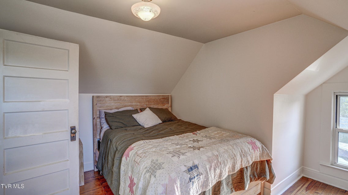 Photo #32: 1595 Old State Route 34 