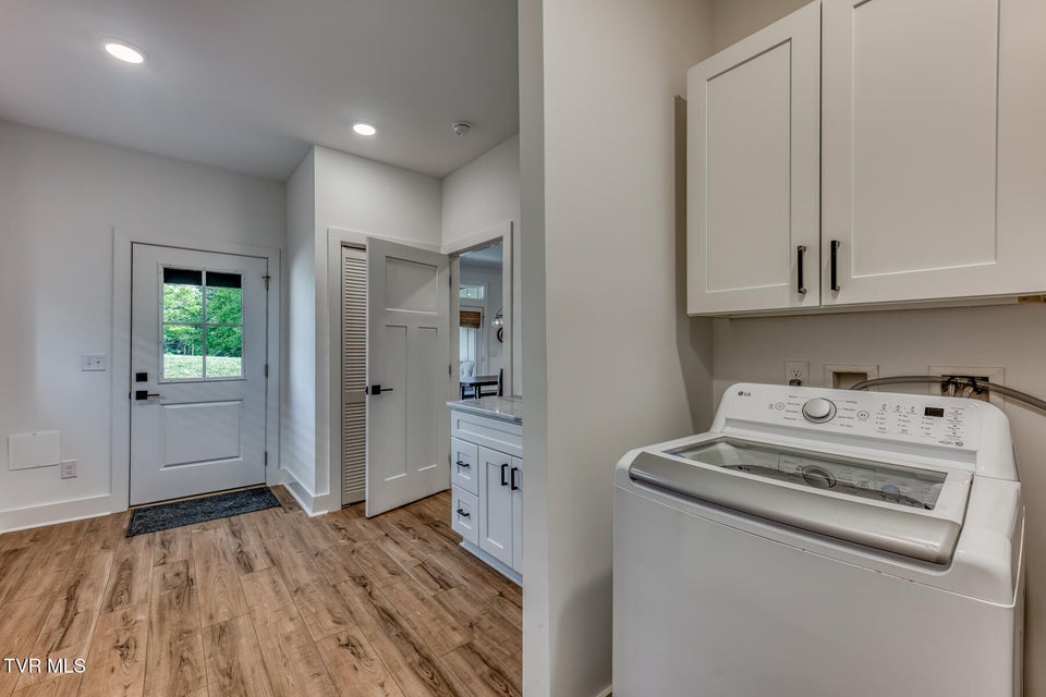 Photo #34: 818 Guaranda Drive