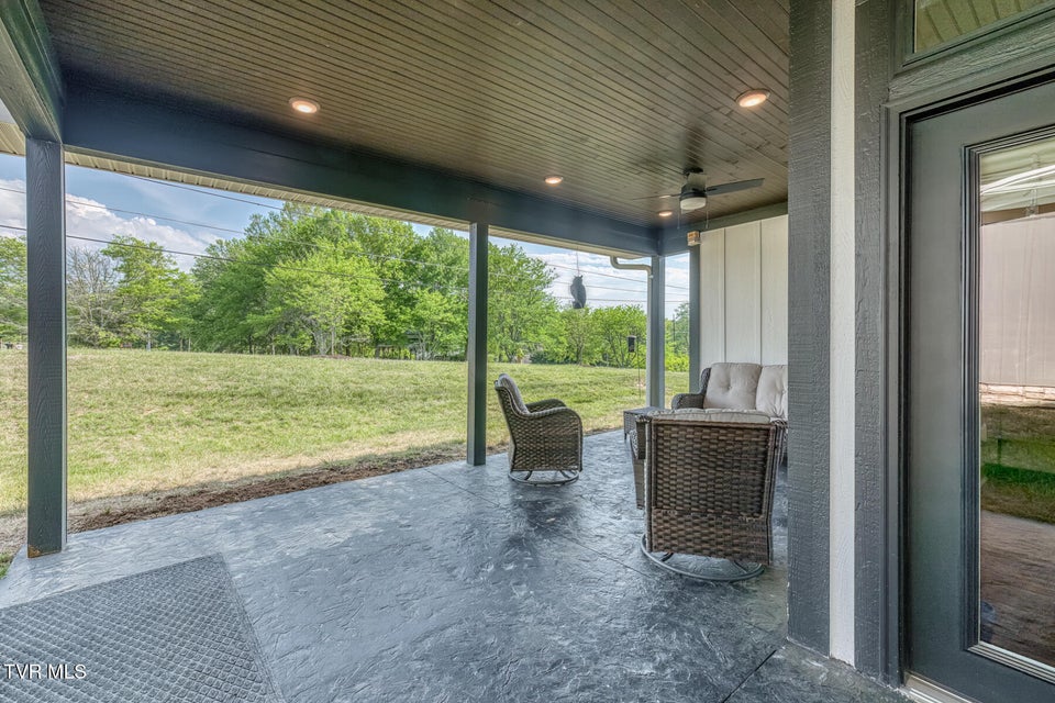 Photo #36: 818 Guaranda Drive