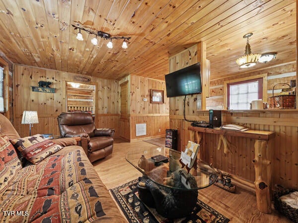 Photo #13: 2208 Lake View Lane