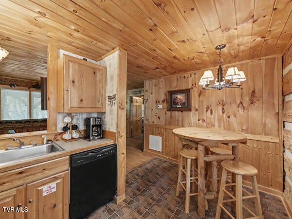 Photo #18: 2208 Lake View Lane