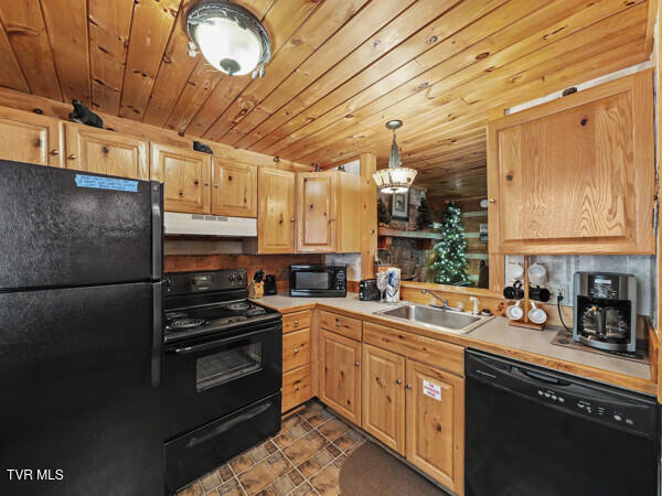 Photo #17: 2208 Lake View Lane