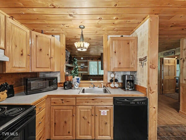 Photo #19: 2208 Lake View Lane