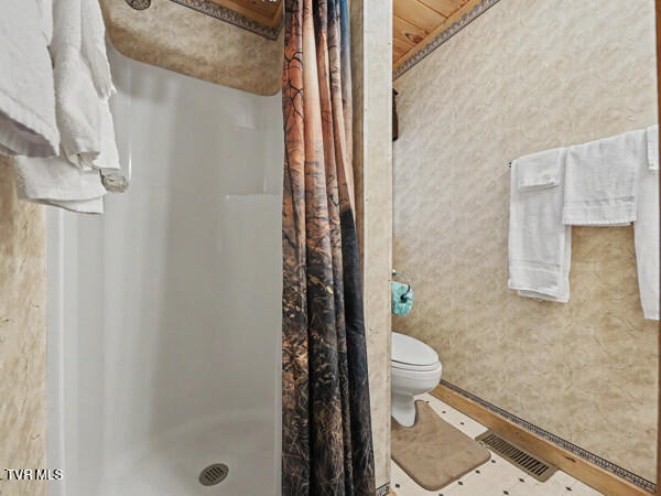 Photo #28: 2208 Lake View Lane