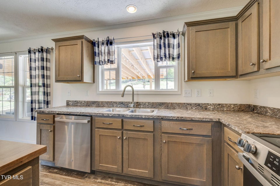 Photo #14: 15650 Kingsport Highway