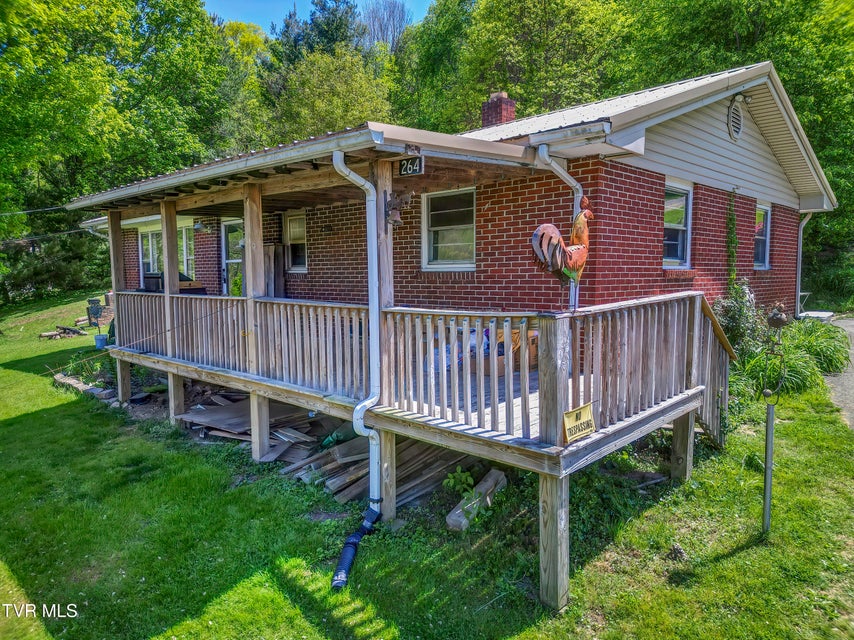 Photo #4: 264 Terrace Avenue