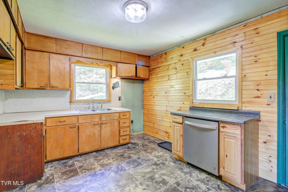 Photo #7: 264 Terrace Avenue