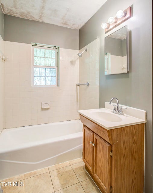 Photo #10: 264 Terrace Avenue