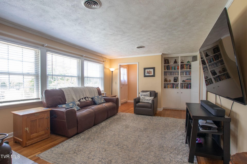 Photo #13: 501 Cheyenne Road