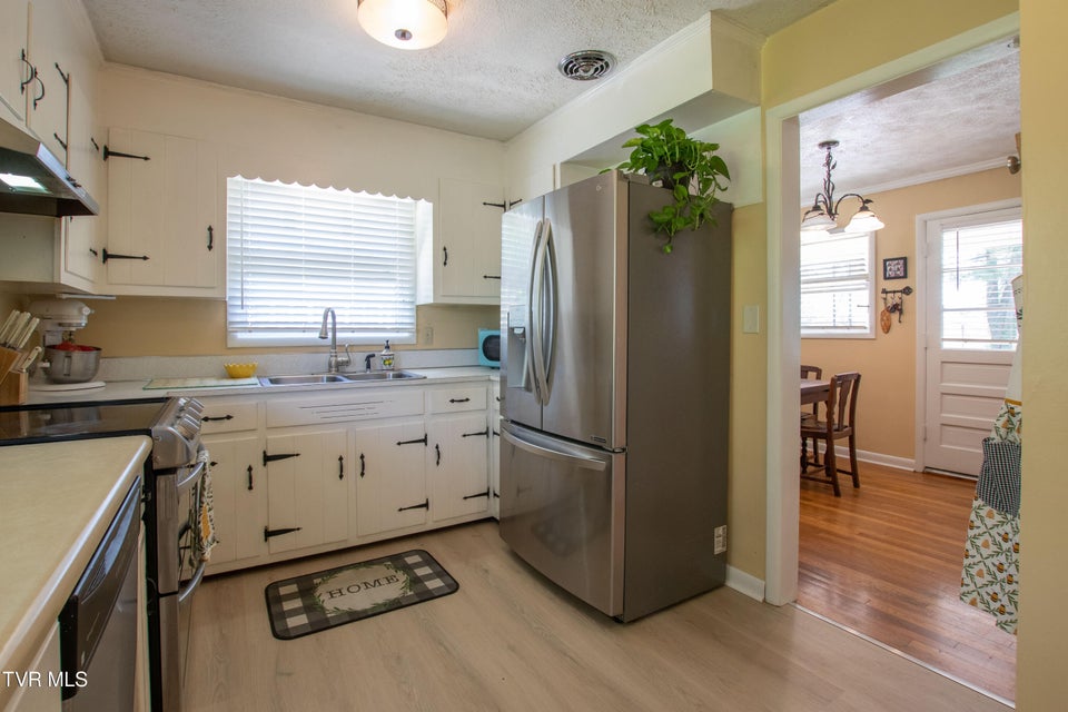 Photo #20: 501 Cheyenne Road