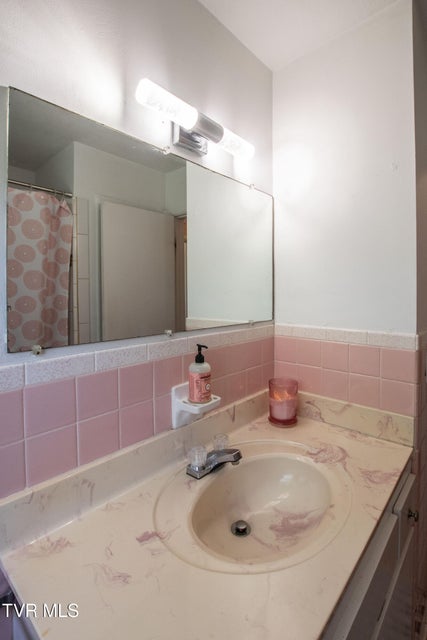 Photo #33: 501 Cheyenne Road