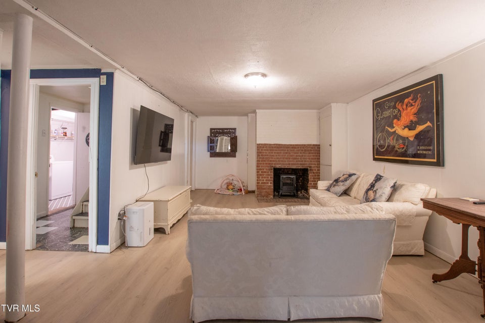 Photo #37: 501 Cheyenne Road