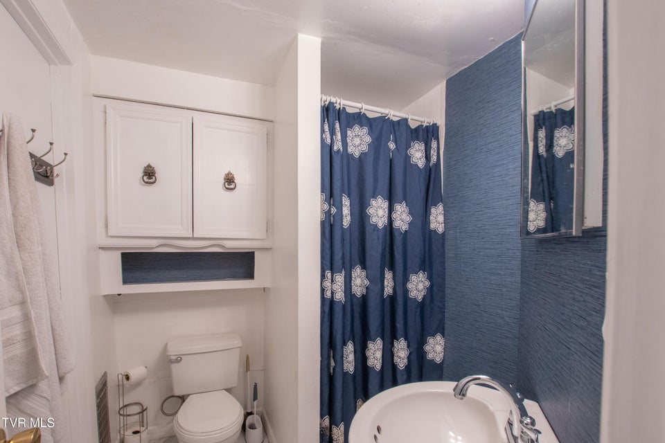 Photo #40: 501 Cheyenne Road