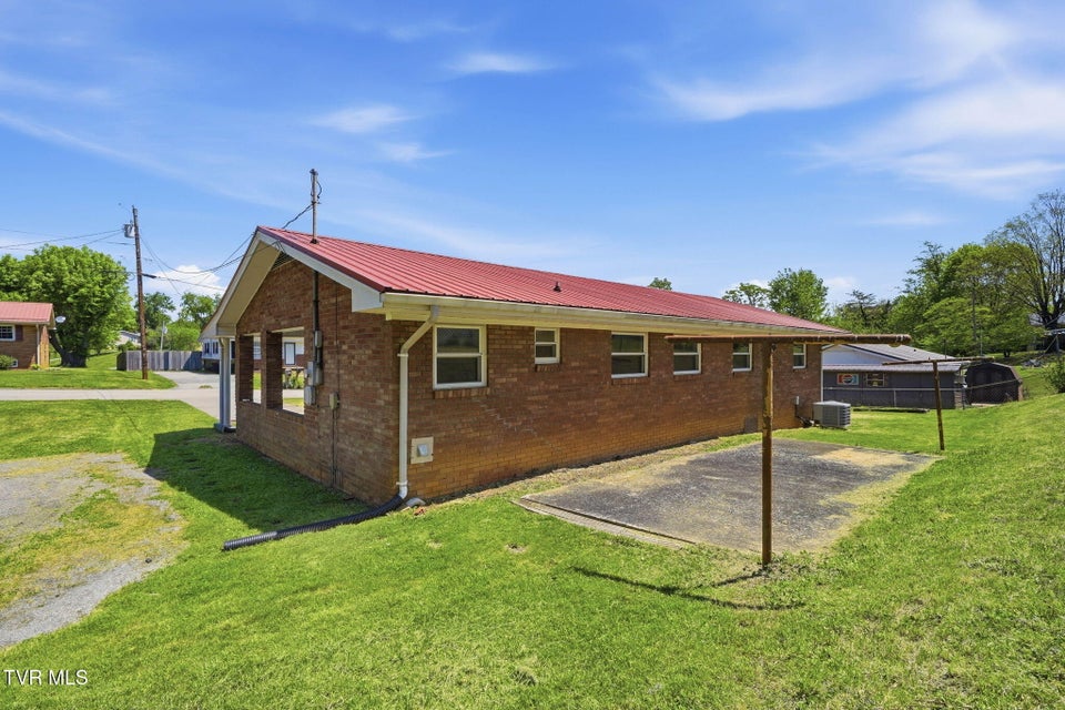 Photo #21: 212 Alderman Drive